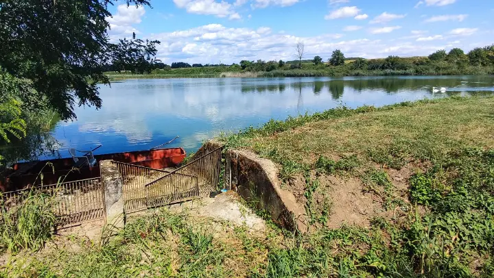 7 Hektar großes Anwesen mit 6 Hektar Fischteich bei Pécs, Ungarn – 4